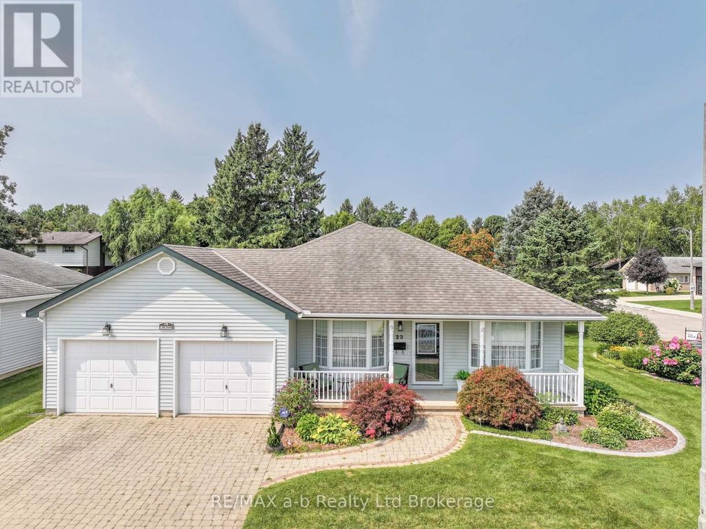 23 Armstrong Drive, Tillsonburg