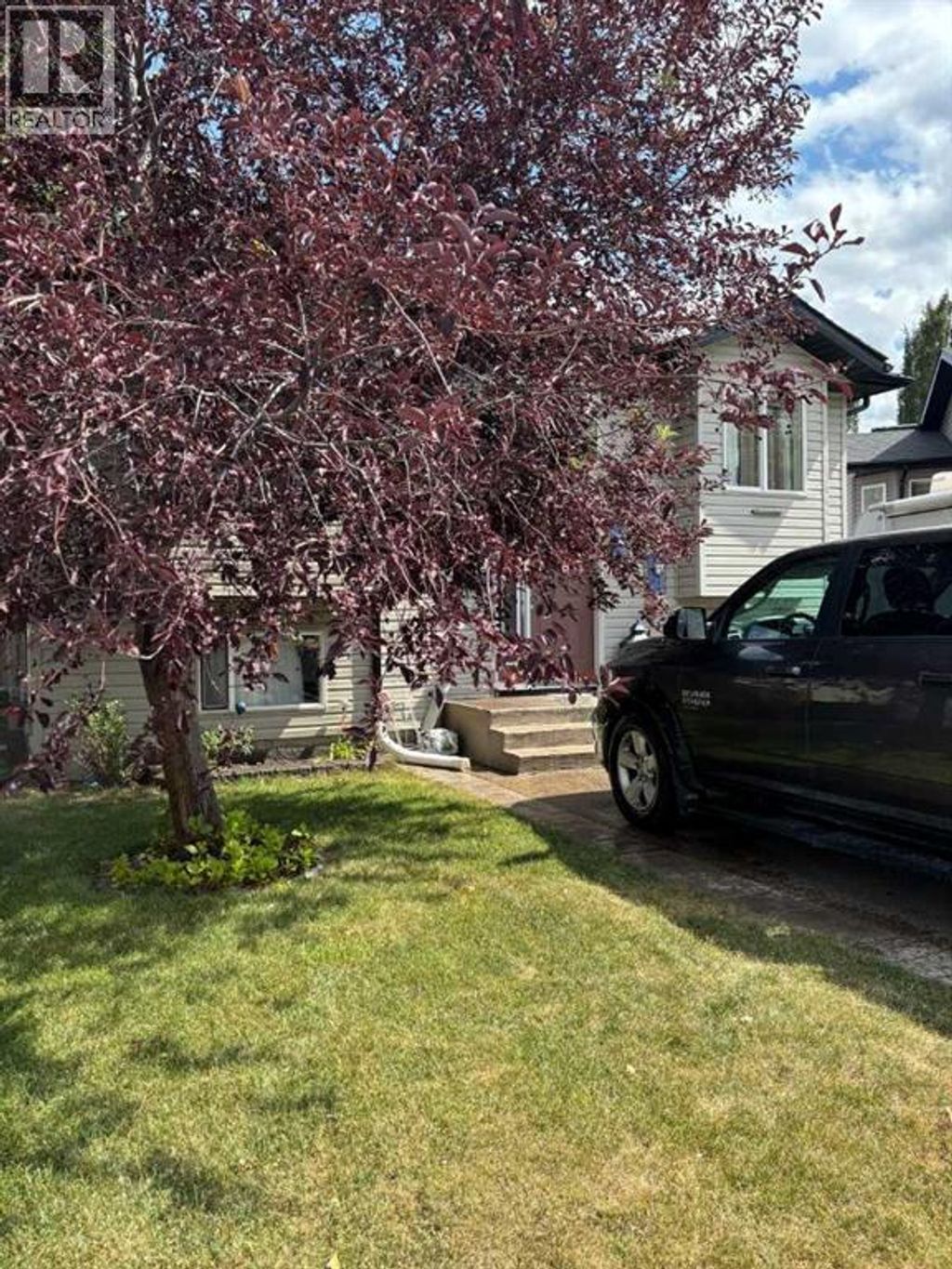 555 Blackfoot Manor W, Lethbridge