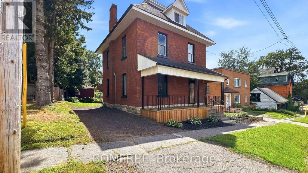 190 Mcallister Street, Pembroke