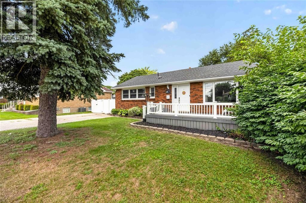 1108 Errol Road East, Sarnia