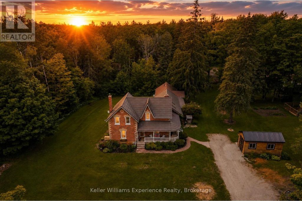 3744 Flos 4 Road W, Springwater
