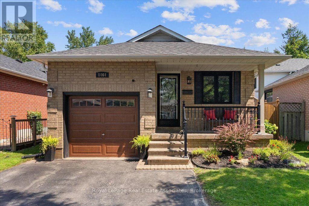 1464 Trowbridge Drive, Oshawa (centennial)