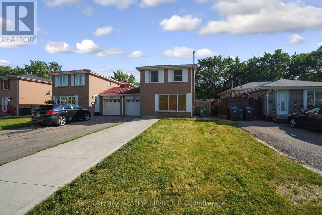 79 Cloverdale Drive, Brampton (avondale)