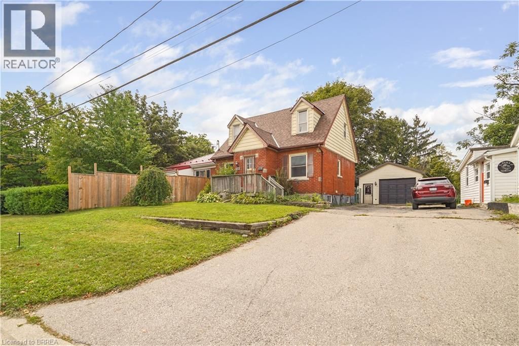 60 Park Road N, Brantford