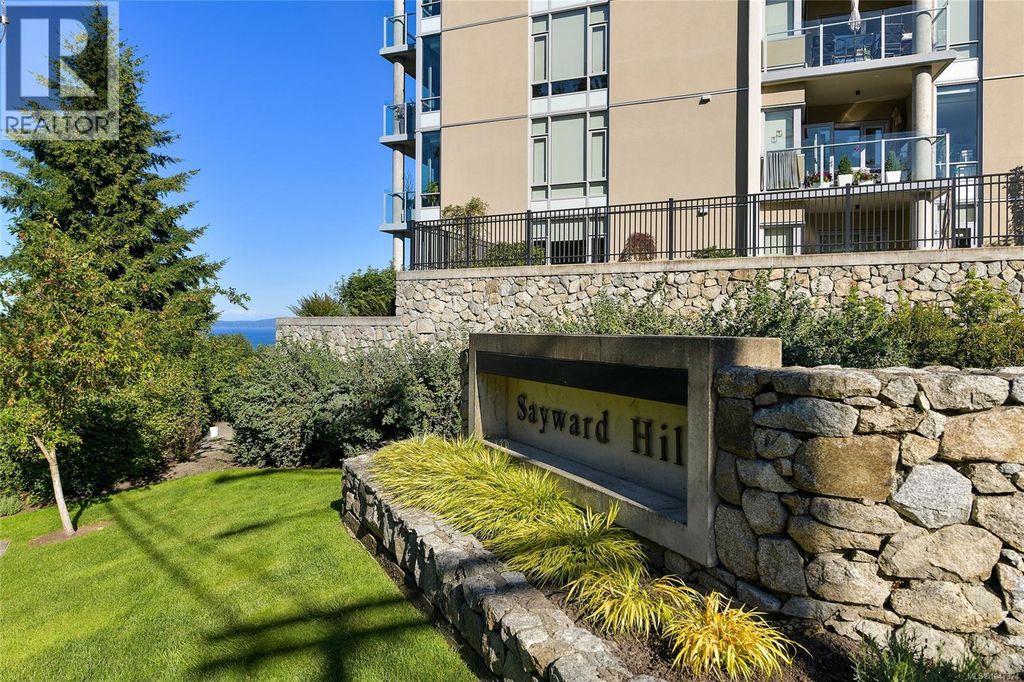 406 5388 Hill Rise Terr, Saanich