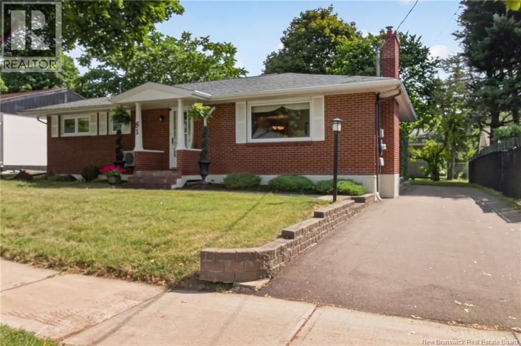 81 Mount Royal Boulevard, Moncton
