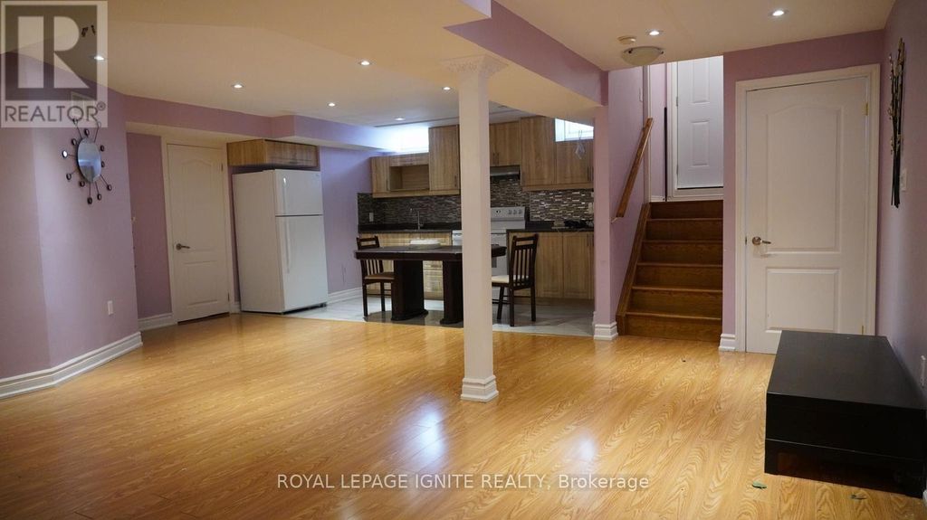 Bsmt - 601 Staines Road, Toronto (rouge)