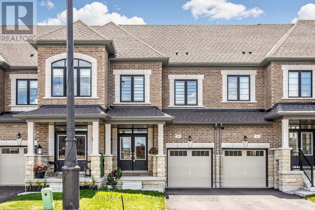 15 Kinloss Street, Vaughan (kleinburg)