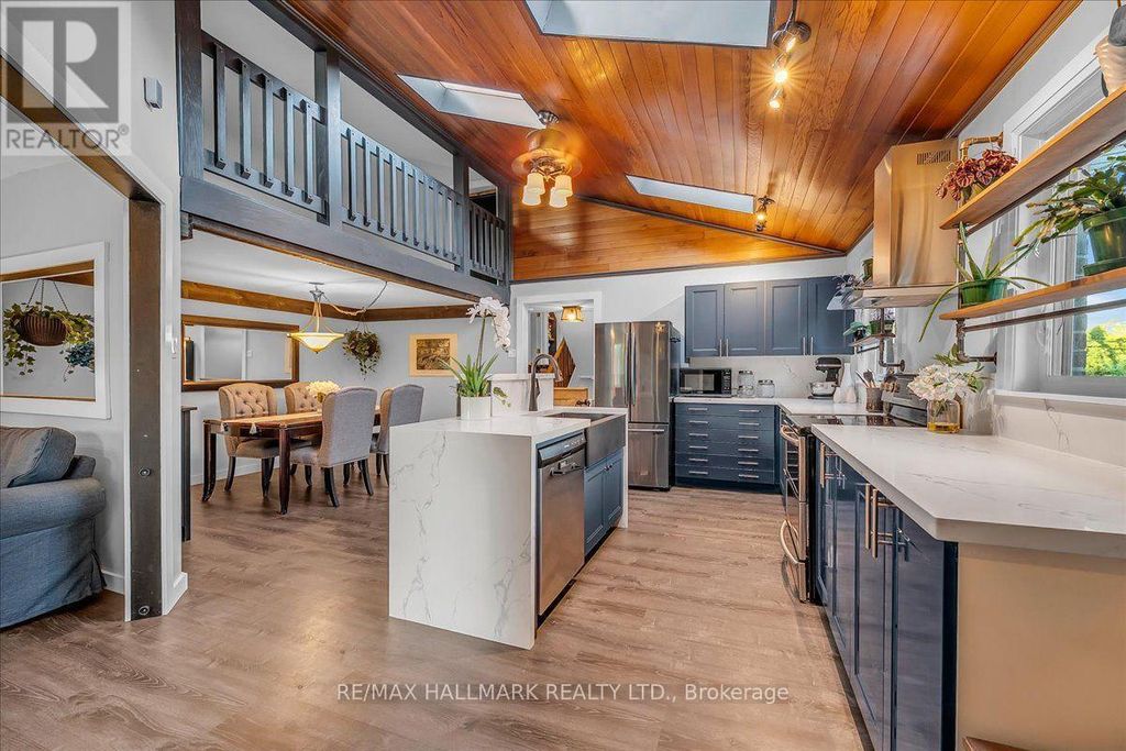 1286 Napier Crescent, Oakville (cp College Park)