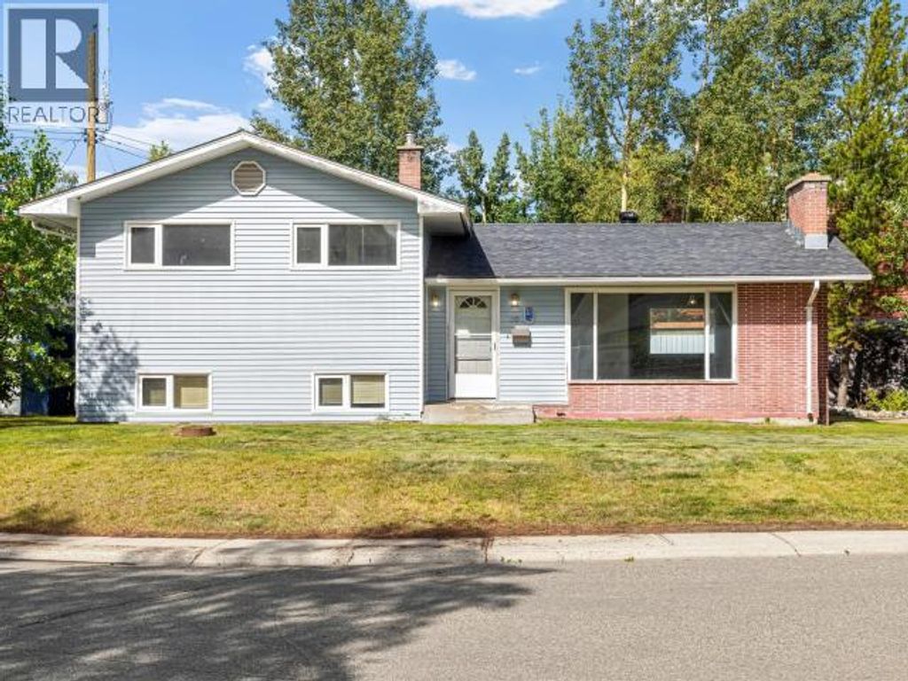 30 Takhini Ave, Whitehorse