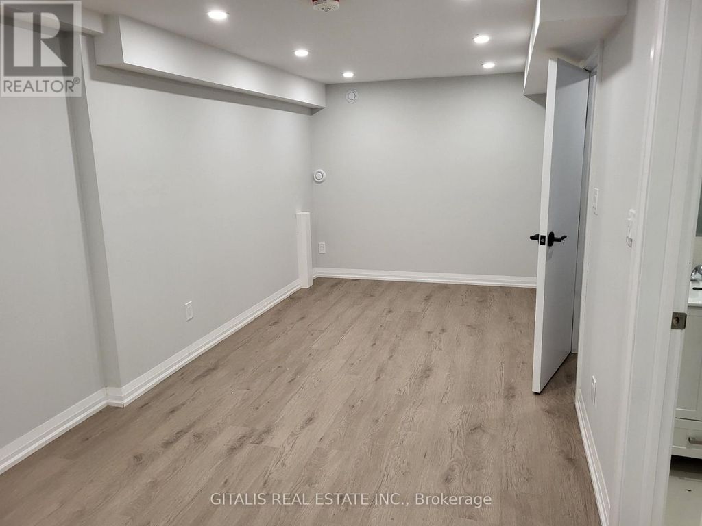B2 - 195 Oakmount Road N, Toronto (high Park North)