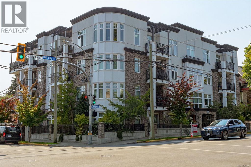 105 1765 Oak Bay Ave, Victoria