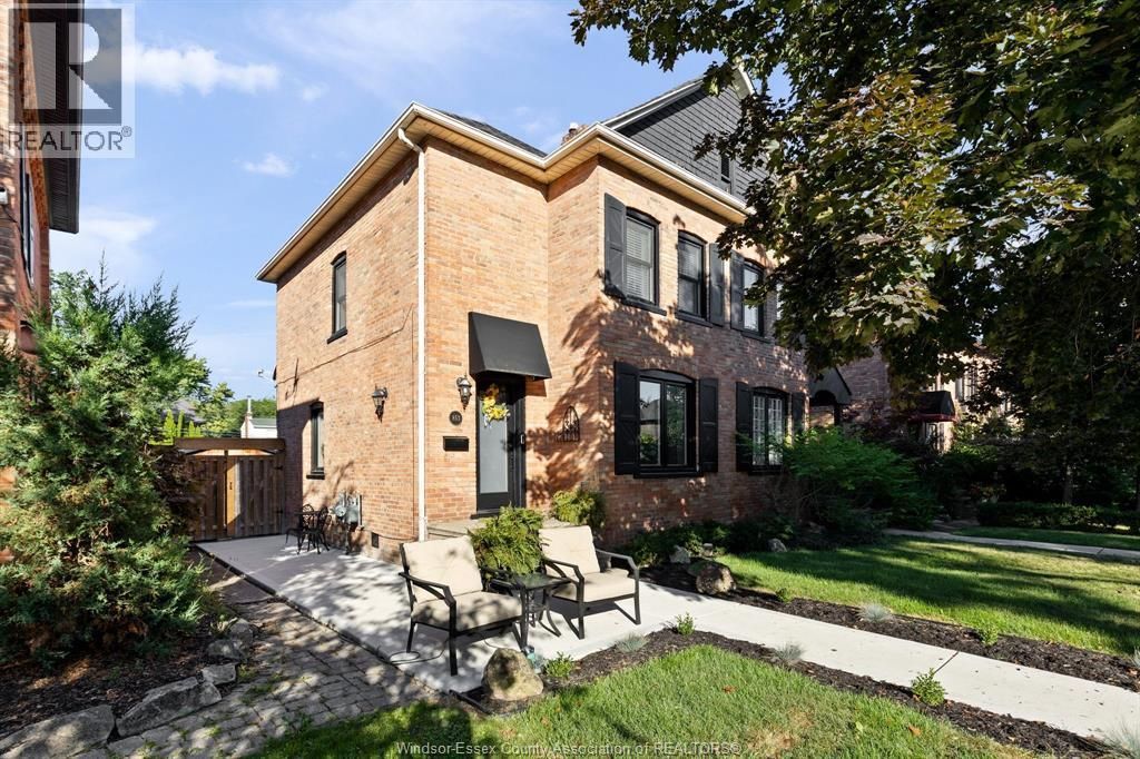 853 Monmouth, Windsor