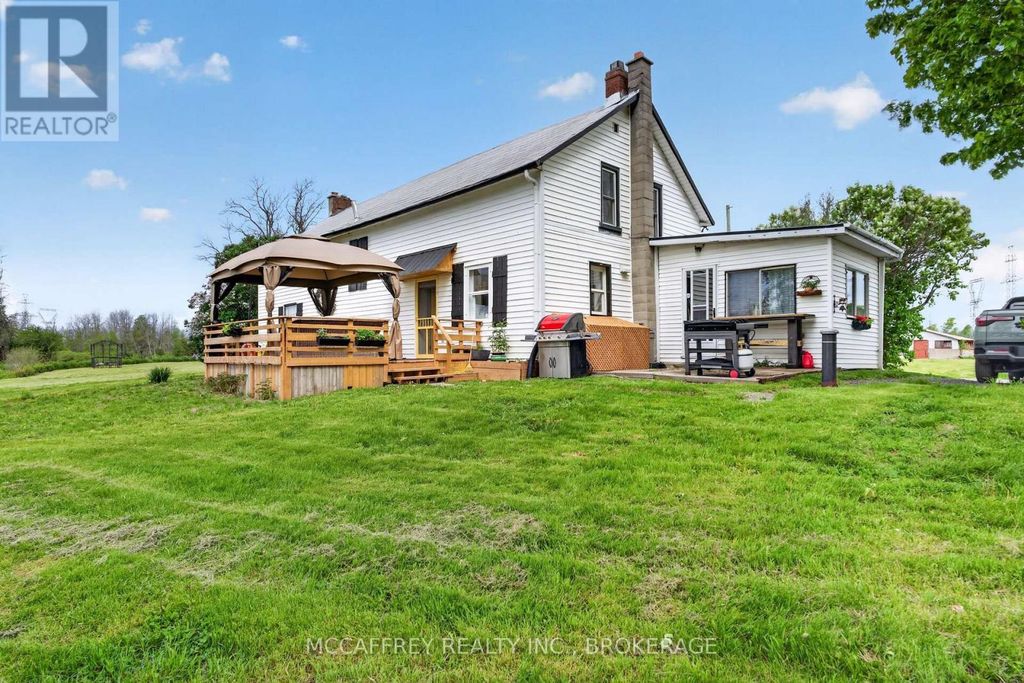 1549 Doyle Road, Loyalist (bath)