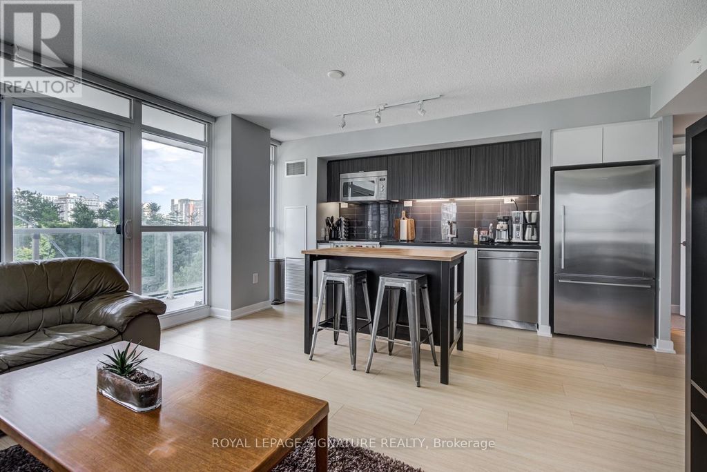 318 - 75 Queens Wharf Road, Toronto (waterfront Communities)