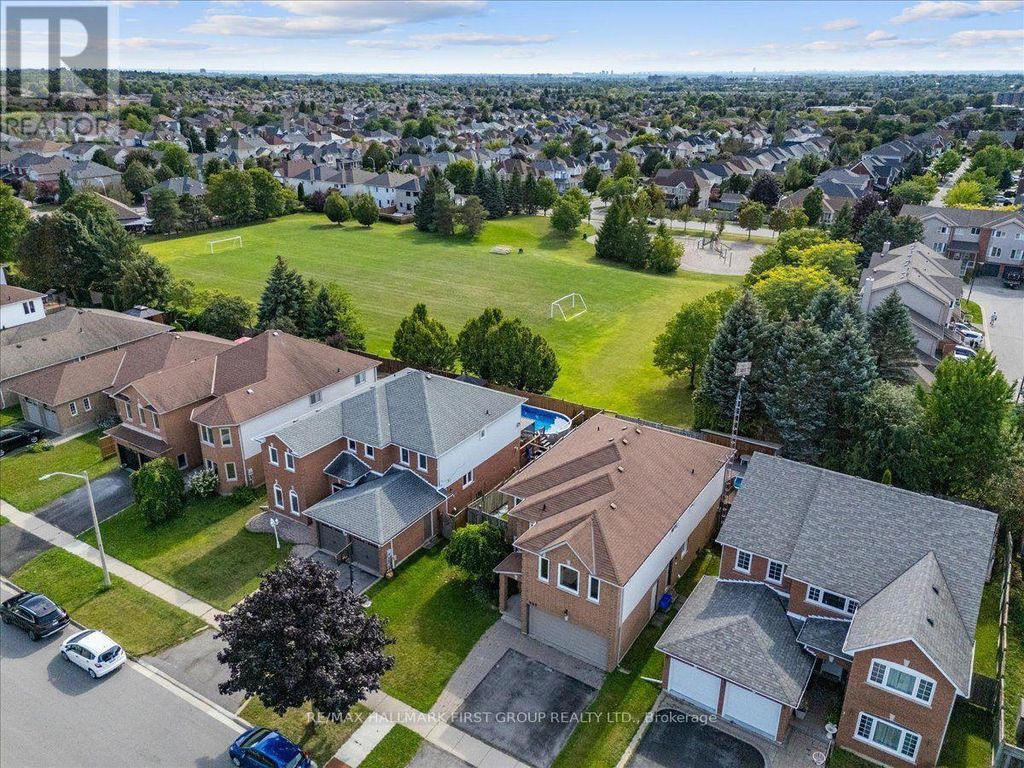 989 Deer Valley Drive, Oshawa (northglen)