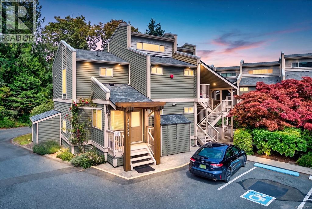202 3295 Island Hwy W, Qualicum Beach