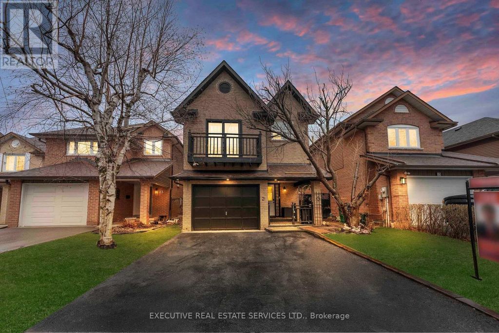21 Garden Avenue, Brampton (brampton West)