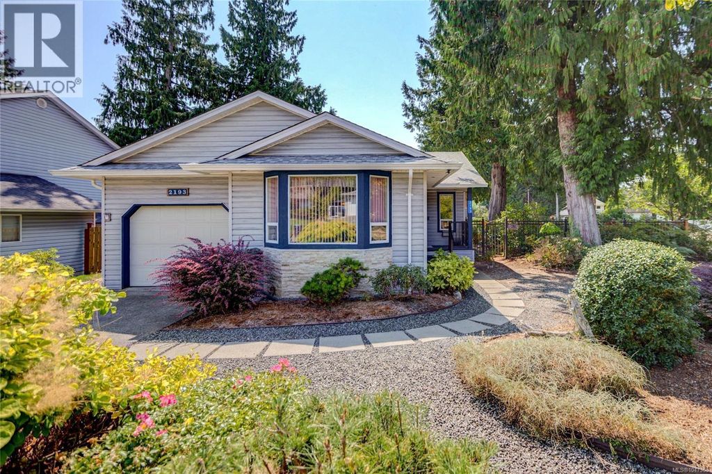 2193 Cardinal Pl, Comox