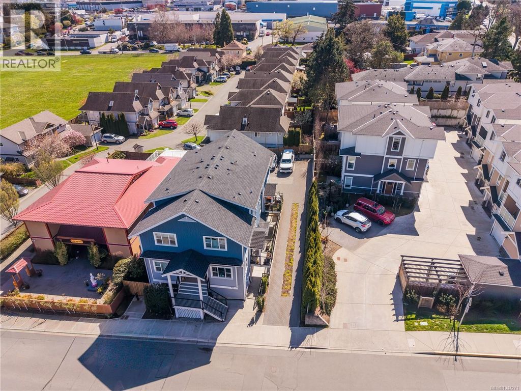 4 937 Colville Rd, Esquimalt