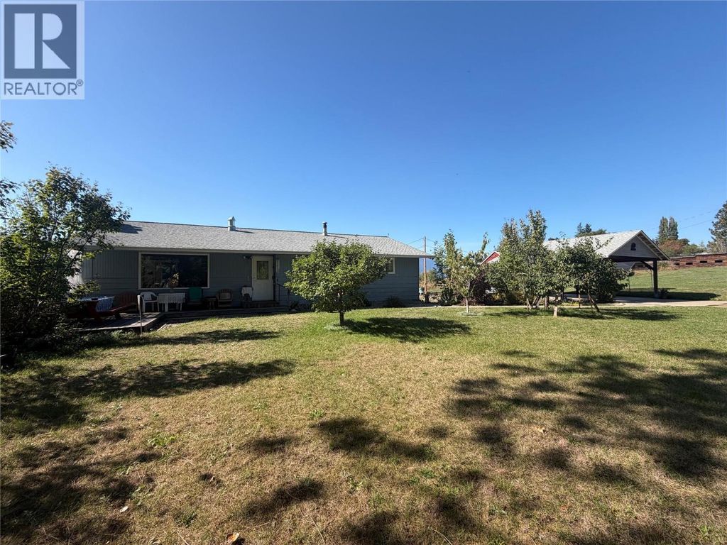 1141 70 Street Se, Salmon Arm