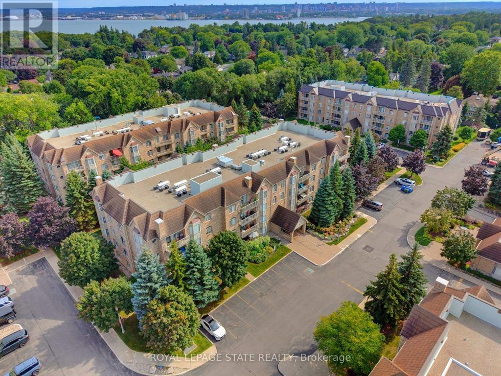 309 - 216d Plains Road West Road W, Burlington (bayview)