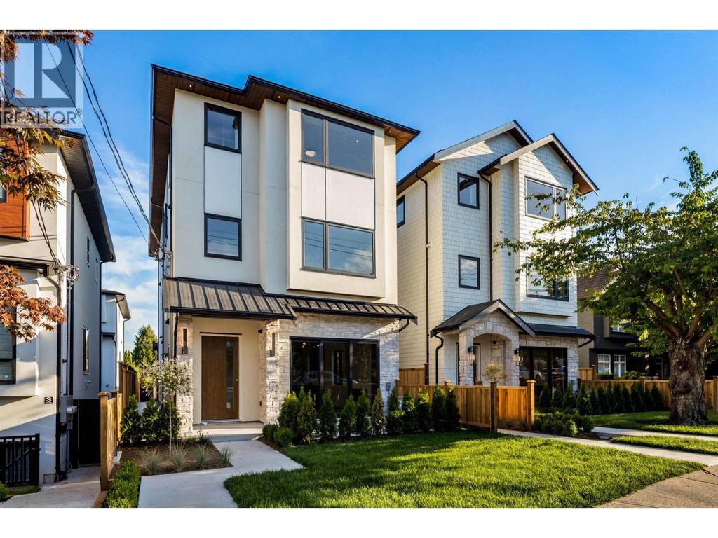 1 6682 Napier Street, Burnaby