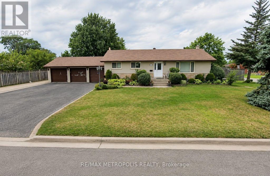 Upper - 37 Carlyle Crescent, Brampton (brampton East)