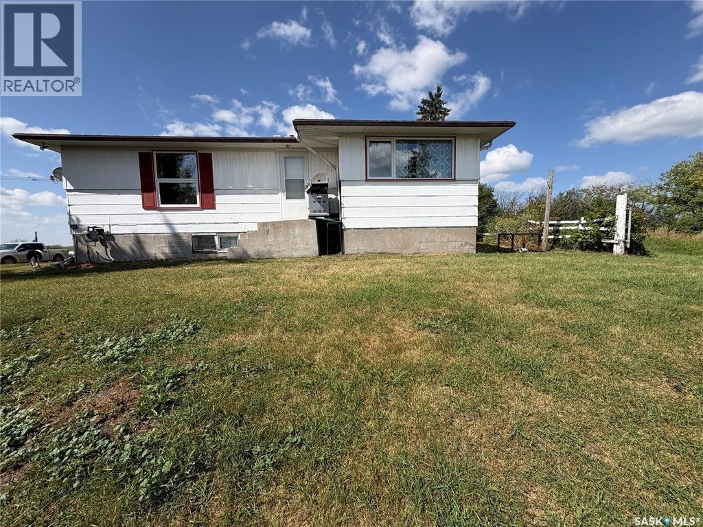 Duff Acreage, Mcleod Rm No. 185