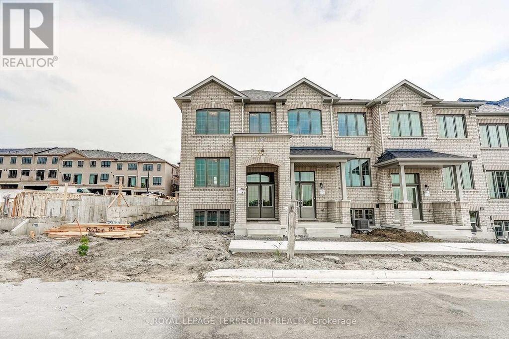 1218 Elizabeth Mackenzie Drive, Pickering