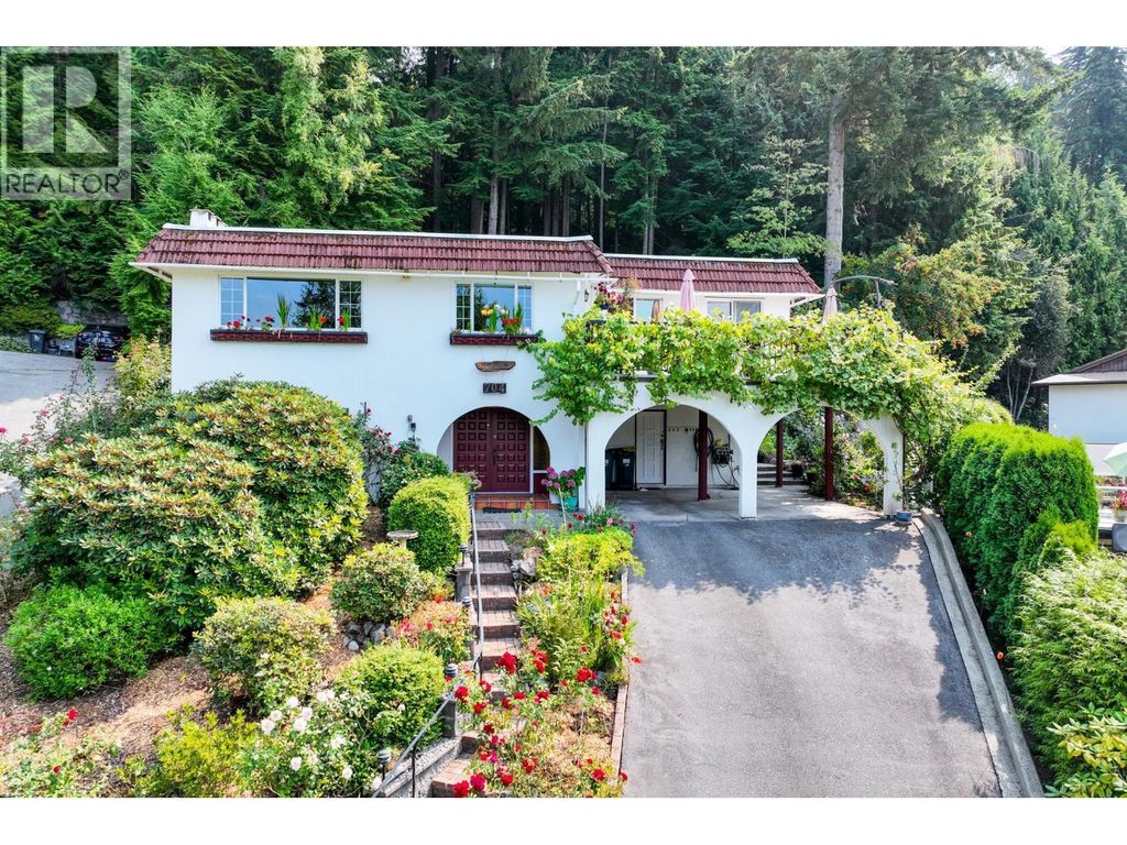704 Maurelle Court, North Vancouver