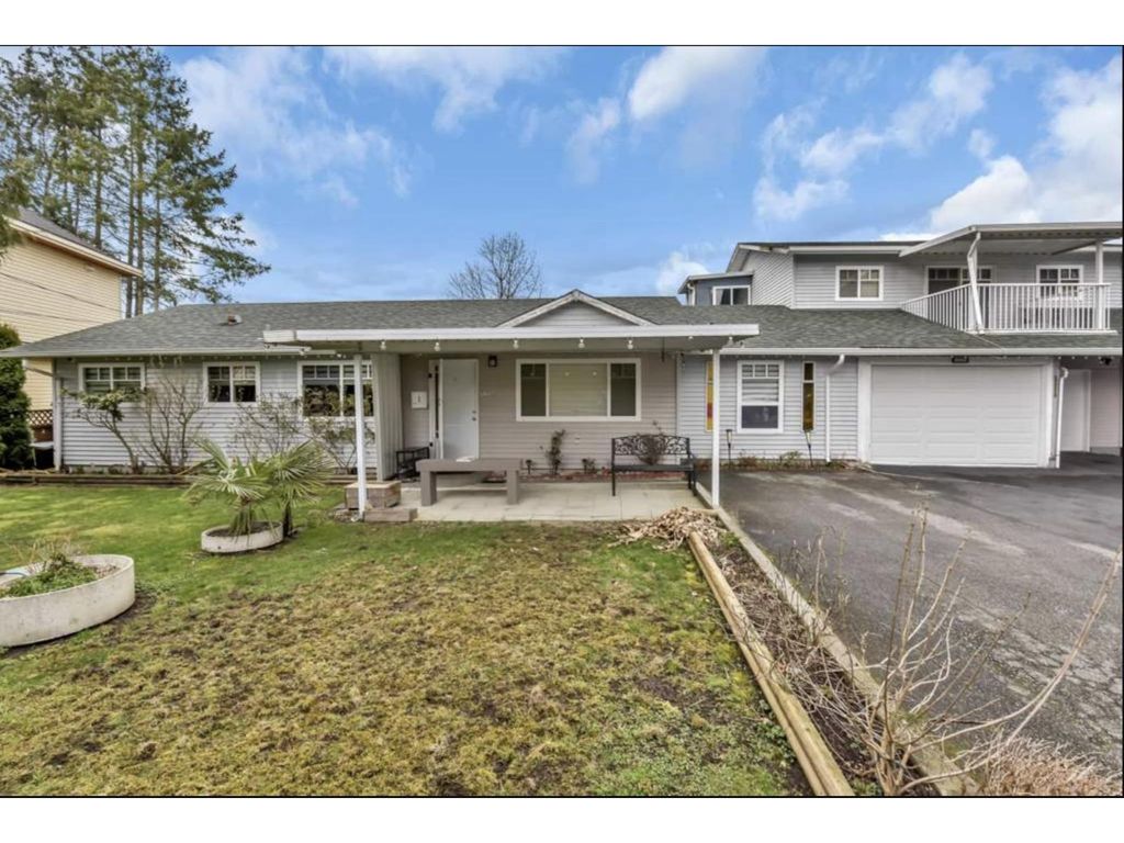12215 85a Avenue, Surrey