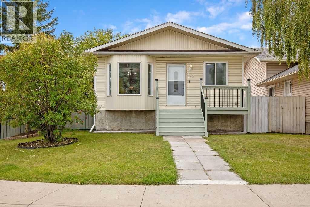 123 Shawglen Rise Sw, Calgary