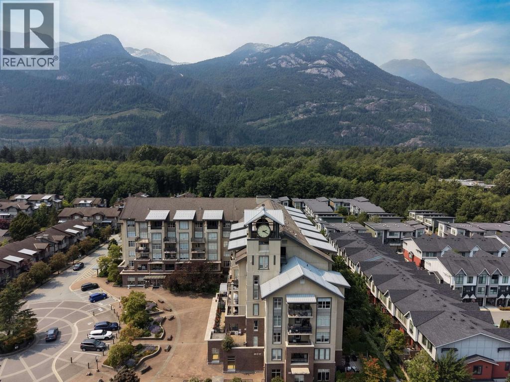 305 1211 Village Green Way, Squamish