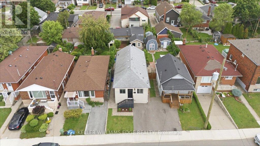 22 Delena Avenue N, Hamilton (mcquesten)