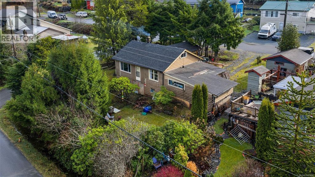 17002 Wickanninish Rd, Port Renfrew