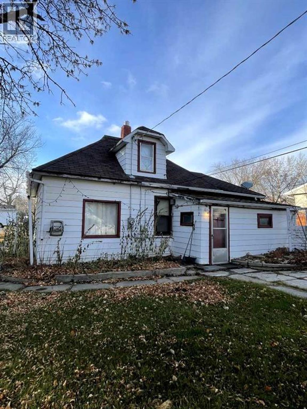 5123 50 Street, Consort