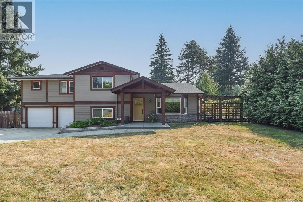 1530 Grayling Dr, Comox