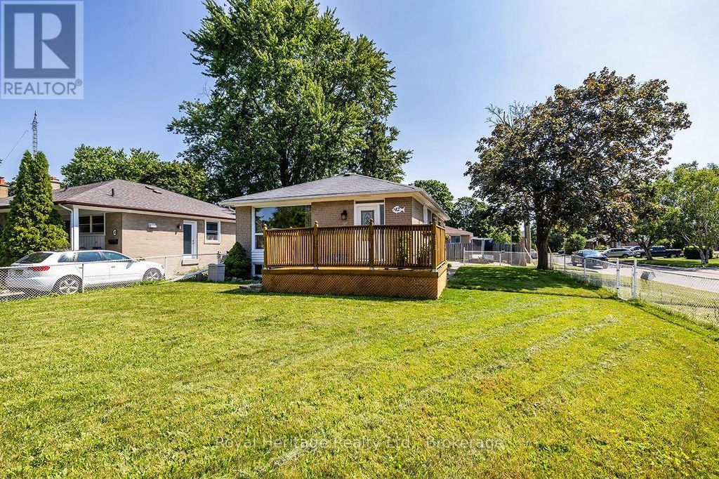 42 Thorncroft Crescent, Ajax (south East)