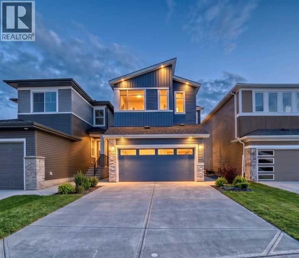 374 Corner Glen Way Ne, Calgary