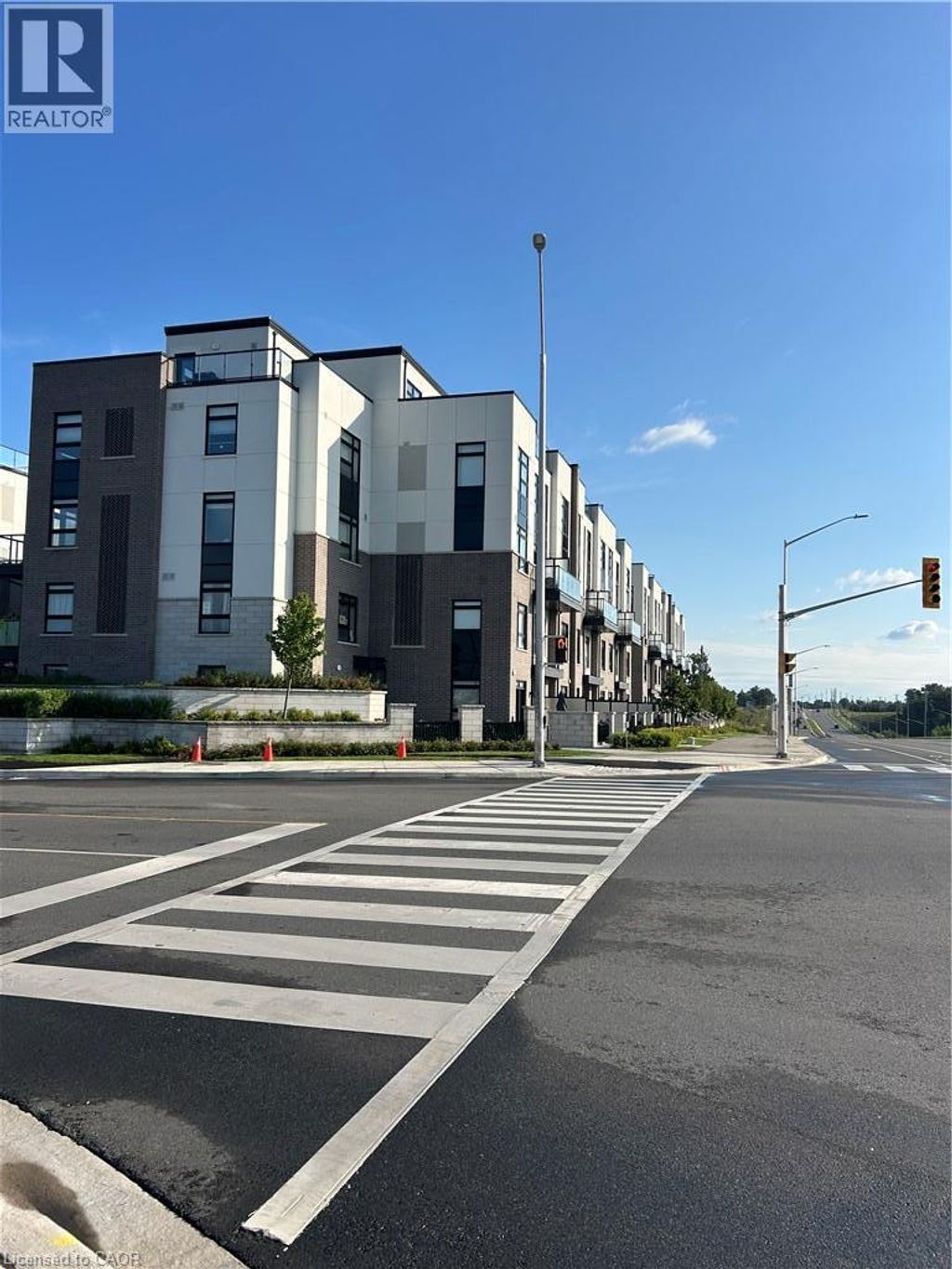 1581 Rose Way Unit# 106, Milton