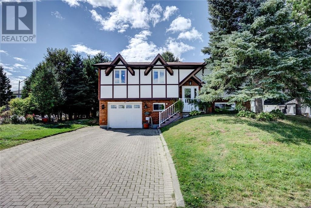 844 Windermere Crescent, Sudbury