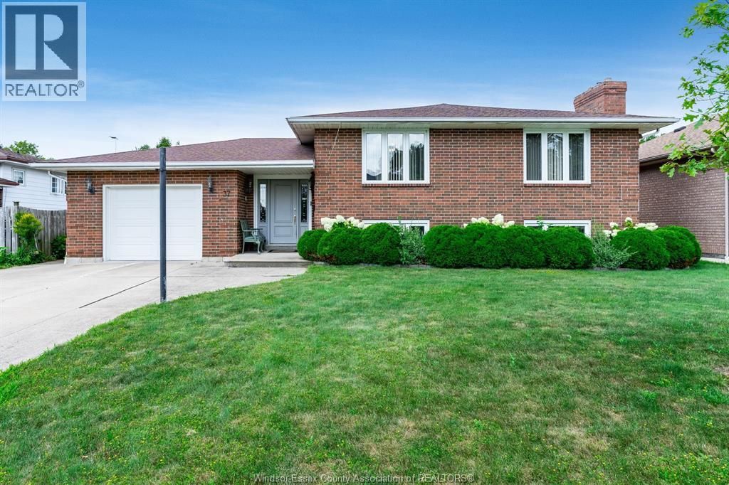 37 Elizabeth Crescent, Leamington