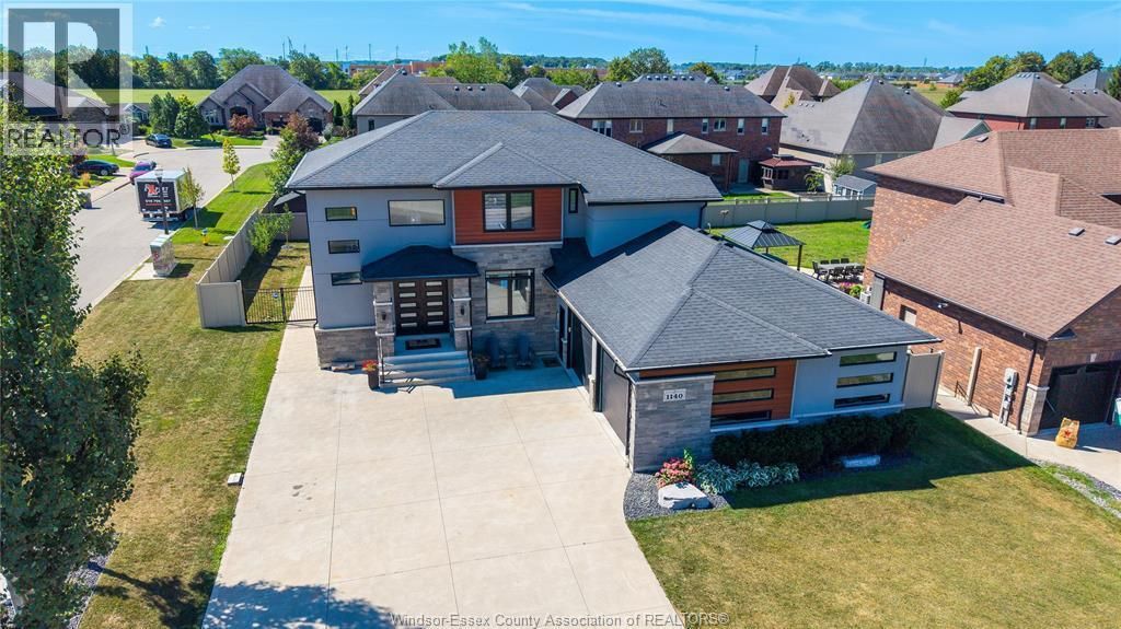 1140 Regency Crescent, Lakeshore