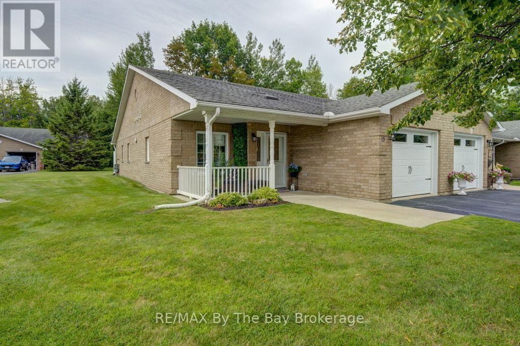 15 Meadow Lane, Wasaga Beach
