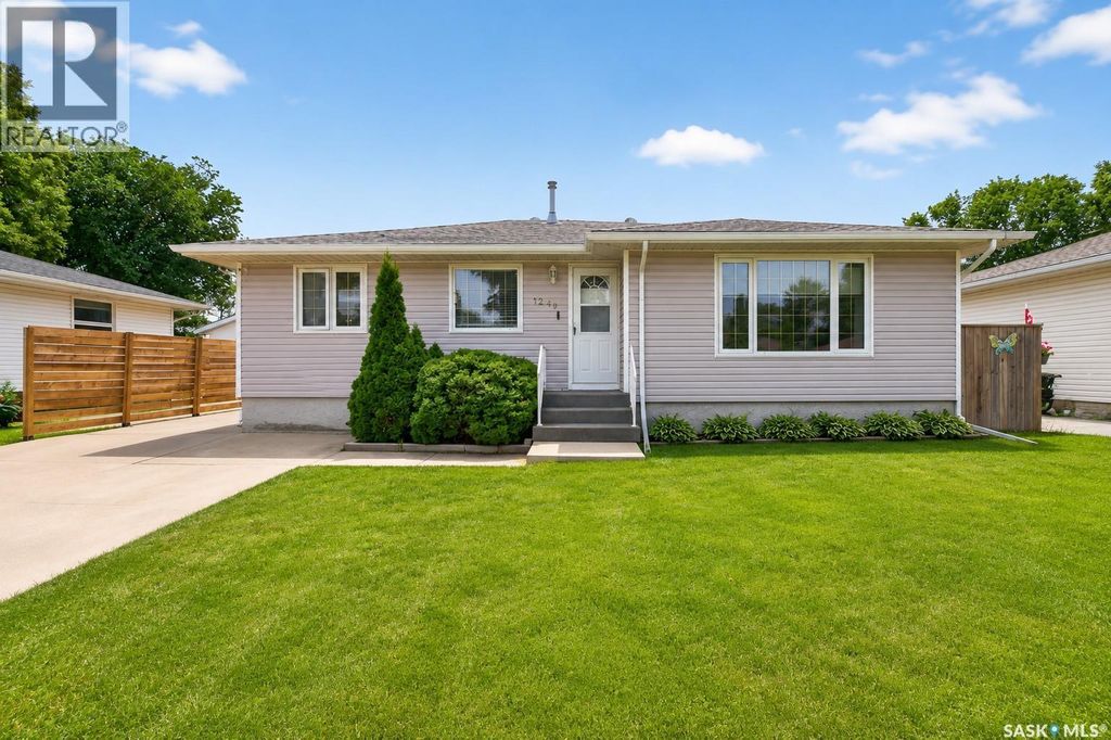 1249 Grace Street, Moose Jaw