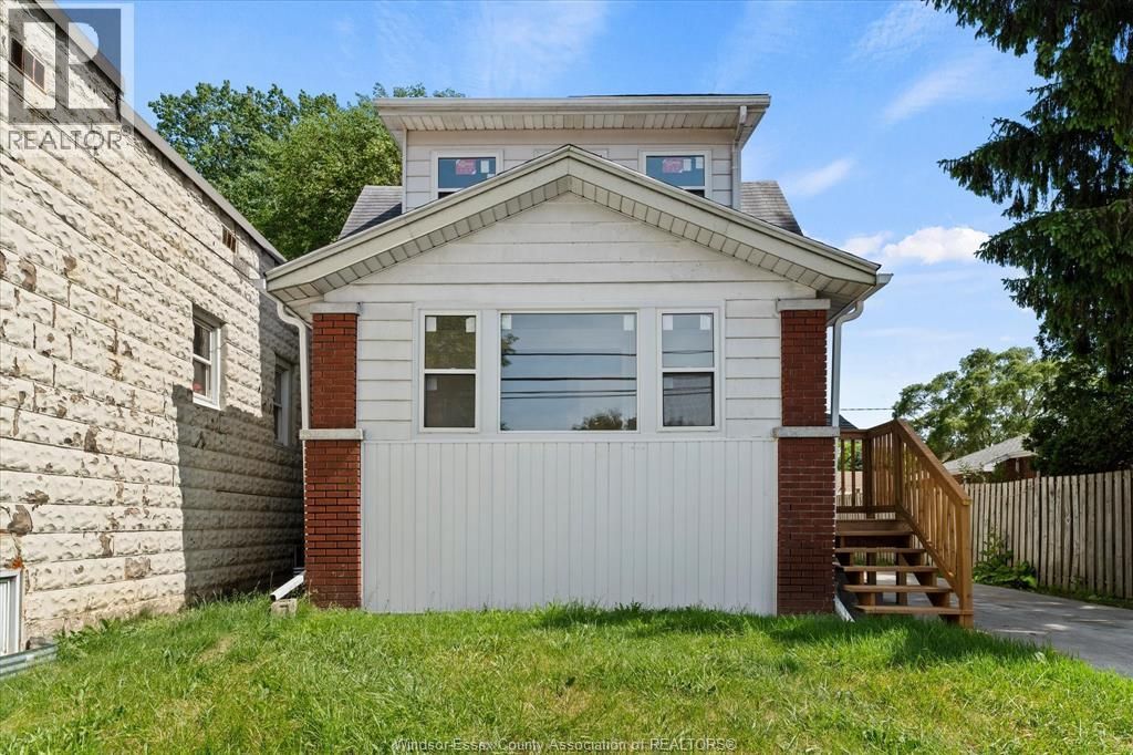 6045 Wyandotte Street East, Windsor
