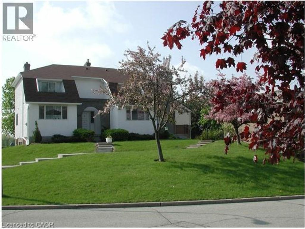 225 Shakespeare Drive Unit# 9, Waterloo