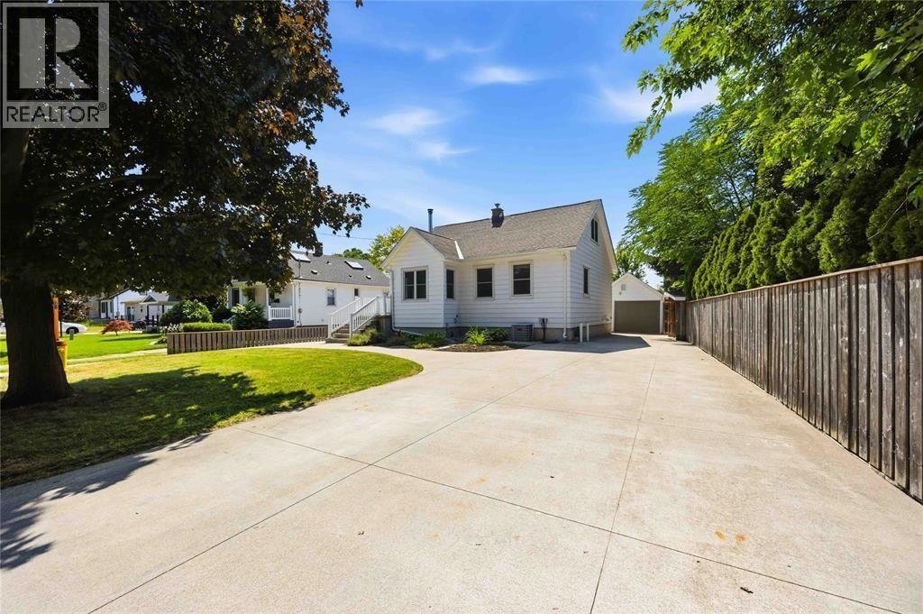 1477 Baxter Avenue, Sarnia