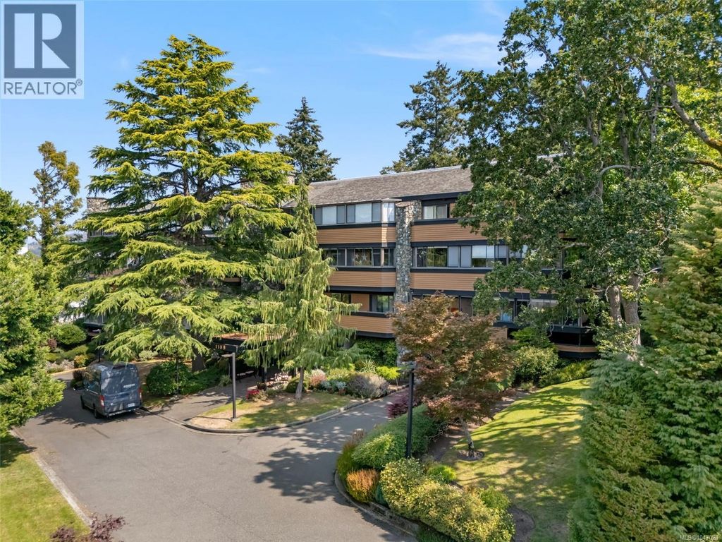 104 1106 Glenora Pl, Saanich